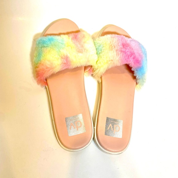 Fuzzy Rainbow DV Slides - Size 9 - Picture 1 of 3